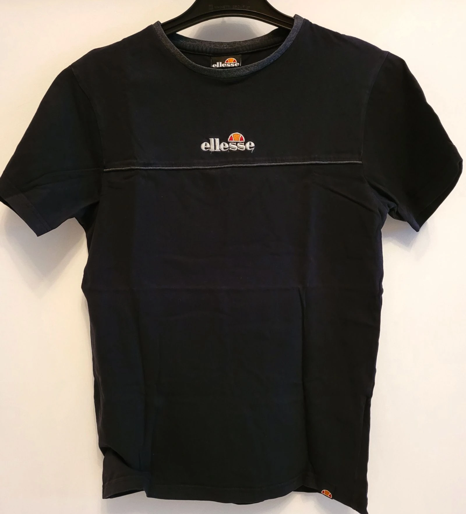 Ellesse T-shirt TXS /TFr34- Preta - Logo Bordado Ellesse na Frente em OT – photo 3
